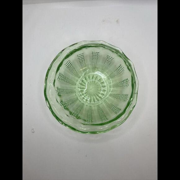 Small Green Uranium Glass Candy Dish Bowl Antique Anchor Hocking 1930s - Picture 2 of 5